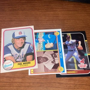 Phil Niekro Lote 1982 1983 1987 Fleer Do Russ Atlanta Braves Casi Como Nuevo Indios - Imagen 1 de 4