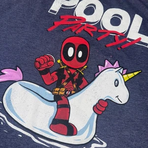 Marvel Deadpool Shirt Herren XL blau rot Tank Top Pool Party Grafik ärmellos - Bild 1 von 9