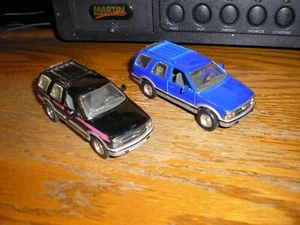Nice Lot of 2 Road Champs 1/43 1990's Chevy S-10 4x4 SUV Blazers Free SHIPPING - Picture 1 of 5