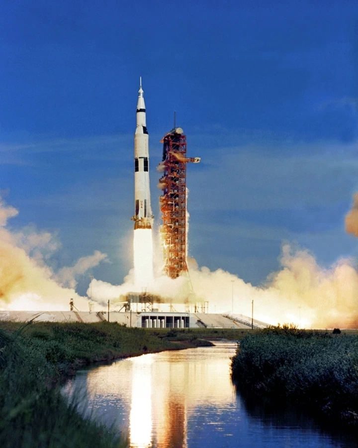 New 8x10 NASA Photo: Apollo 15 Saturn V Rocket Launch, Lunar Misson in 1971 - Image 1 of 1