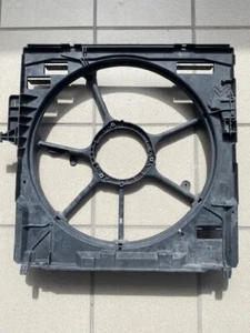 2007-2010 BMW X5 E70 3.0L GAS ENGINE RADIATOR COOLING MOTOR FAN SHROUD OEM - Picture 1 of 2