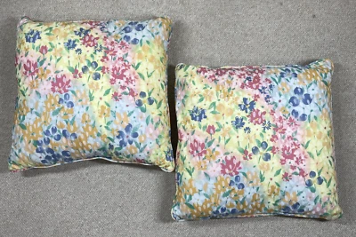 Almohadas cuadradas vintage de 18" acuarela floral cabaña ~ Juego de 2 Foto 1 de 4