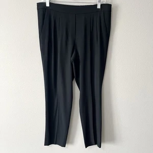 Aritzia Babaton Cohen Krepp plissiert Pull-On kurze Hose schwarz Größe 6 - Bild 1 von 10