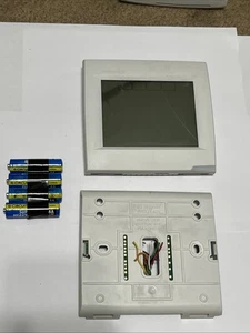 Honeywell 7 Tage Programmierbarer Thermostat TH8321R1001 von Visionpro 8000 - Bild 1 von 3