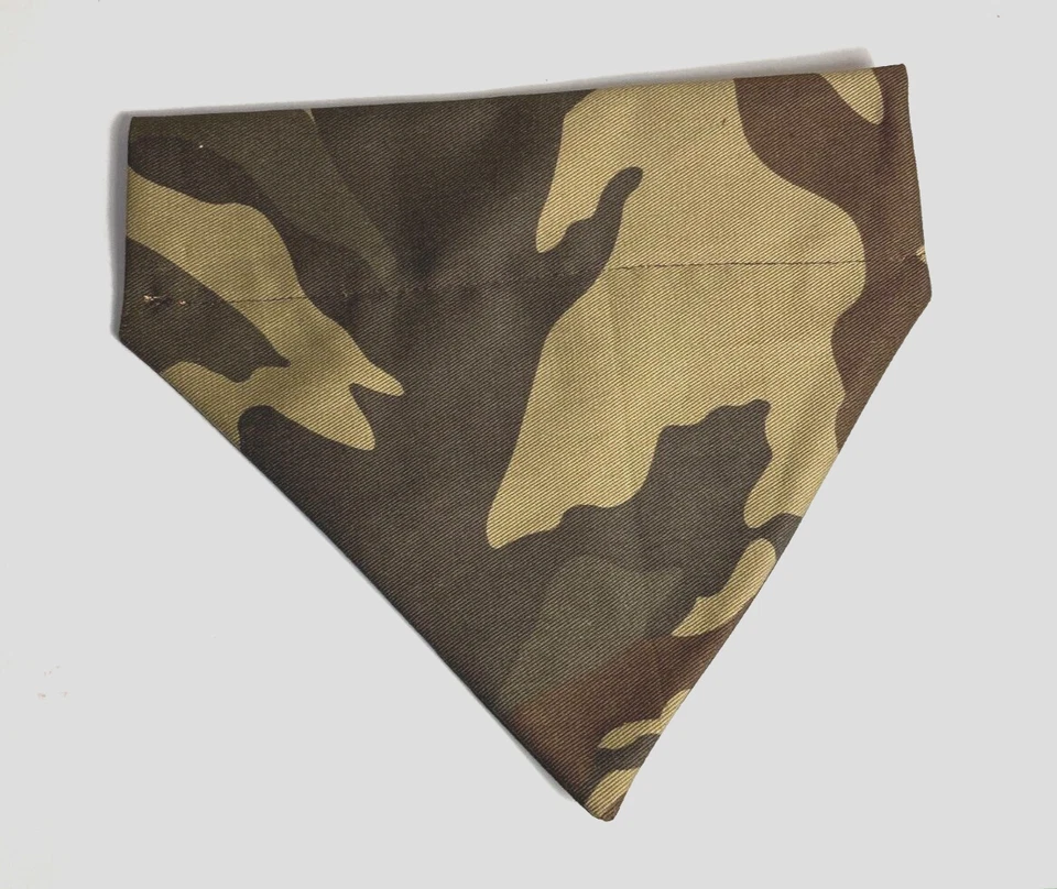 Over Collar Slide On Pet Dog Cat Bandana Scarf  GREEN CAMOUFLAGE  MEDIUM - Image 1 of 1