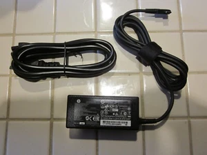 HP 45W USB-C AC adapter for HP P/N: TPN-CA01, 814838-002, 815049-001, A045r031l - Picture 1 of 5