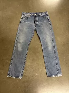 Jeans sbiaditi Levis 501 con bottoni effetto invecchiato indossati 33 x 30 classici dritti - Foto 1 di 13