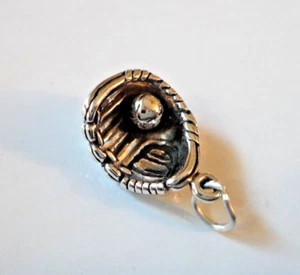Sterlingsilber 3D massiv 18x13mm 4,6g Baseball Softball Handschuh & Ball Charm! - Bild 1 von 5