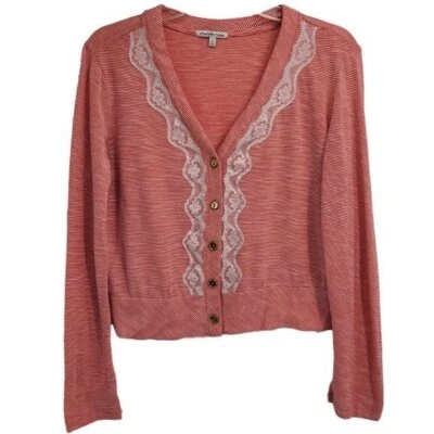Cárdigan suéter Charlotte Russe con botones rosa‎ blanco a rayas para mujer talla grande Foto 1 de 3