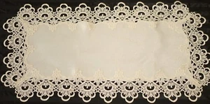 Handmade Thick Lace Table Runner Vintage Decoration Cream 42cm x 82cm - Picture 1 of 2