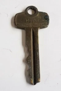 Vintage Guild Industries Inc. Collectible Brass Key 2" - Picture 1 of 6