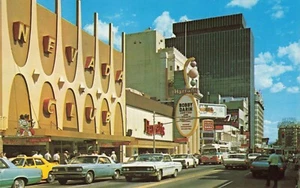Postcard Virginia Street In The Heart Of Casino Area Reno Nevada 1970 - Picture 1 of 2
