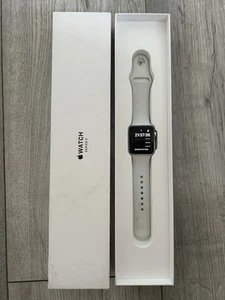 Apple Watch Series 3 38mm Silver Aluminium - fully working - read description - Zdjęcie 1 z 3
