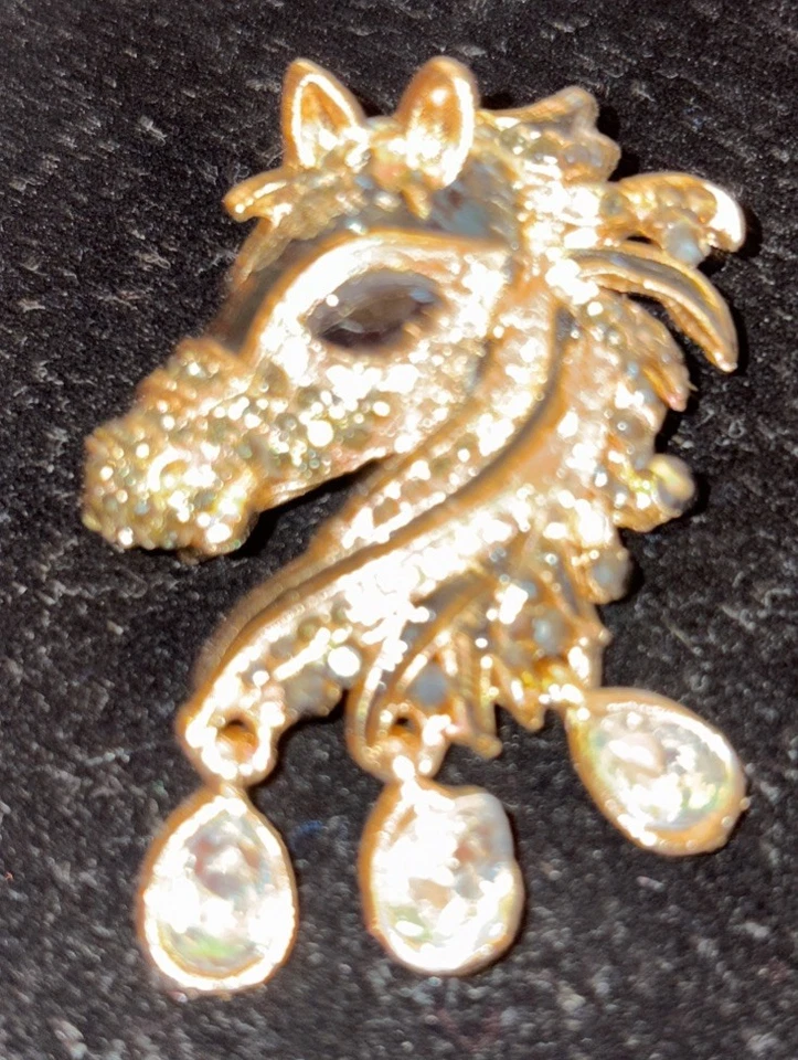 Broche prendedor caballo cristal estrás esmalte cosmético negro vintage Foto 1 de 4