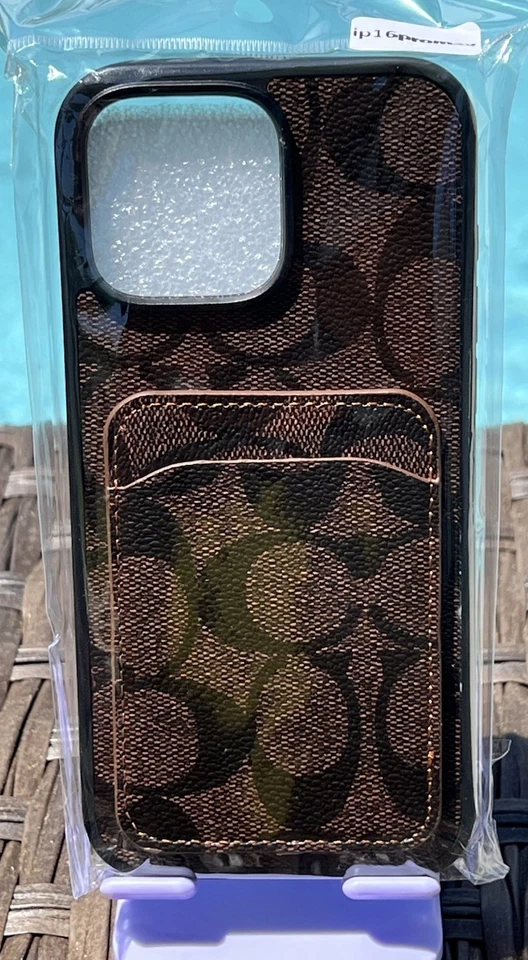 Luxurious Outlet Designer Women's Signature Wallet Case for iPhone 16 Pro Max! - Image 1 of 1