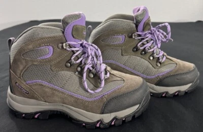 Bota de Senderismo HI-TEC Skamania Para Mujer Púrpura/Gris/Marrón Nueva Sin Etiquetas Talla 6 Foto 1 de 4