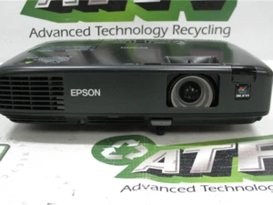 Epson PowerLite 1720 LCD Projektor 3000 Lumen XGA getestet - Bild 1 von 8
