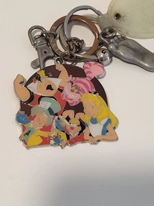 Disney Store Alicia en el País de las Maravillas Grupo Sombrerero Loco Llavero Metal Llavero - Imagen 1 de 2