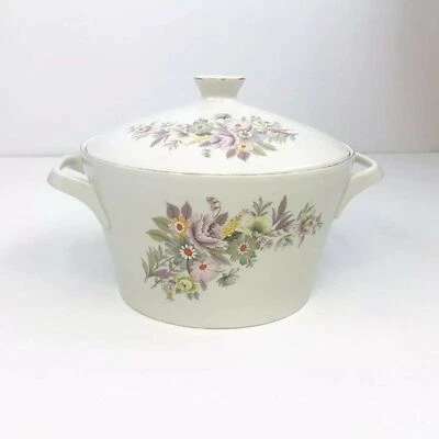 Sopa con tapa MONOPOLI PORCELLANA D' ITALIA de colección Foto 1 de 4