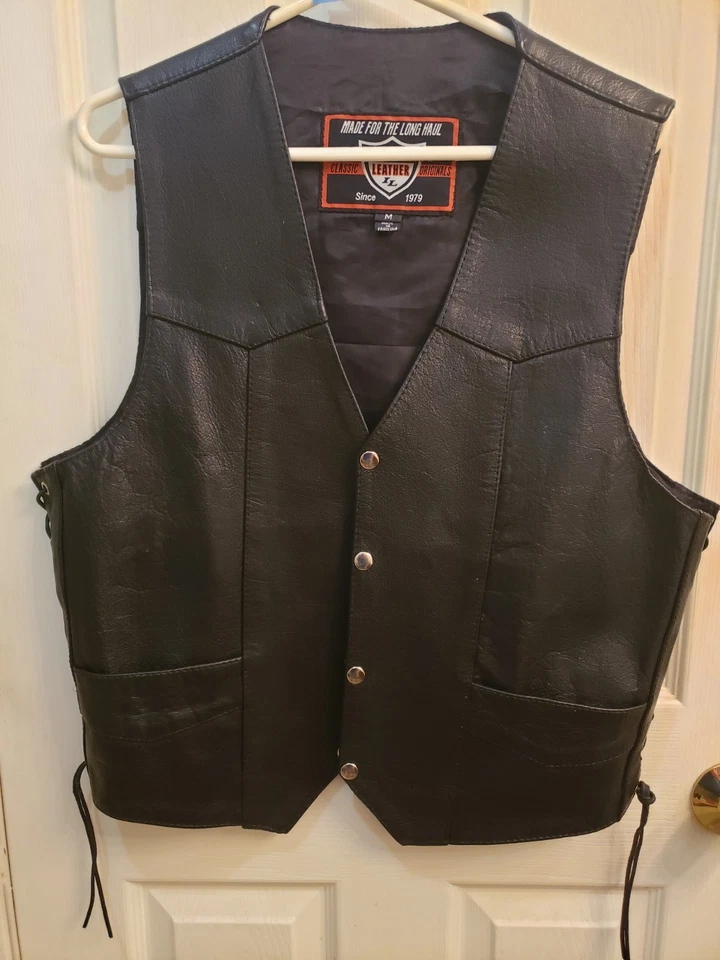 Interstate Leather Vest Mens Medium Black Motorcycle Biker Snap Adjustable Sides - Image 1 of 4