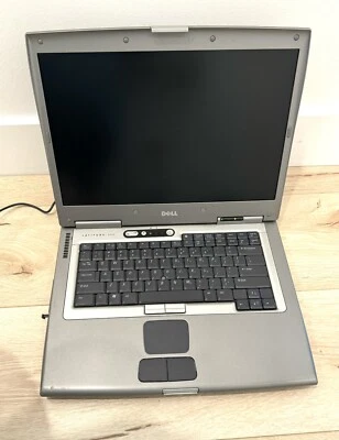 Dell Latitude D800 15.4in. Notebook/Laptop Foto 1 de 4