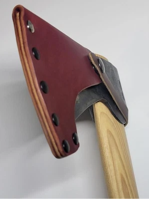 Funda de cuero hecha a mano Latigo para hacha forestal escandinava Gransfors Bruks Foto 1 de 4