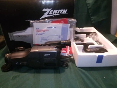 ZENITH VM6190 VHS-C Video Camera, Accessories AND Camera Bag  WP178 - Image 1 of 4
