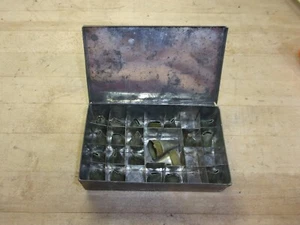 vintage 21 cake decorating tips w/tin storage box FREE SHIPPING - Picture 1 of 12