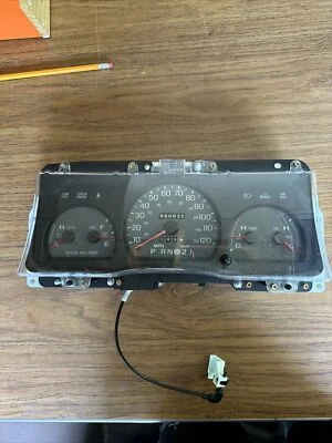 2003 - 2005 年福特 Crown Victoria 速度表仪表组仪表 G50ZF — 第 1/4 张图片