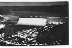 Presa Grand Coulee RPPC por la noche, Engineer's City, Washington 1949 matasellada - Imagen 1 de 2