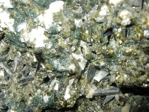 - Minerali Cristalloterapia - EPIDOTO cristalli (16) pakistan - Picture 1 of 7