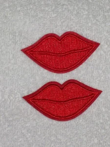 2 x GAP Kissing rote Lippen bestickt Aufnäher Aufbügeln Nähen Abzeichen 65 mm x 35 mm - Bild 1 von 1
