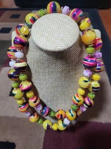 COLLANA VINTAGE FUNKY COLORATA ANNI 80 90 - Foto 1 di 3
