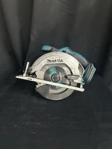 Makita XSS02 Cordless 6 1/2" Battery Circular Saw 18 Volt W/ Blade 18V LXT - Picture 1 of 3