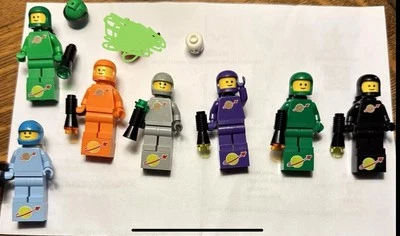 LEGO Lot 7 Spacemen - L. Grey L. Blue Bright & Dark Green Purple Orange Black - Image 1 of 3