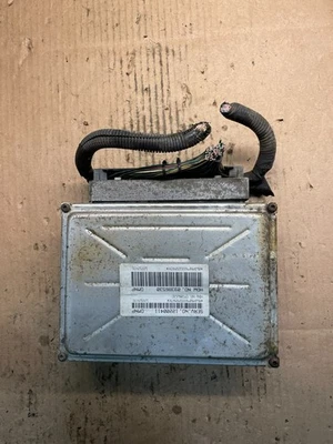 Módulo de control del motor Silverado Tahoe 2001-2002 computadora ECM ECU u9380 DG Foto 1 de 4