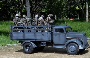  Rare 1/6 Scale metal German WW2 Opel truck Did Dragon 3R etc in stock now  - Picture 1 of 14