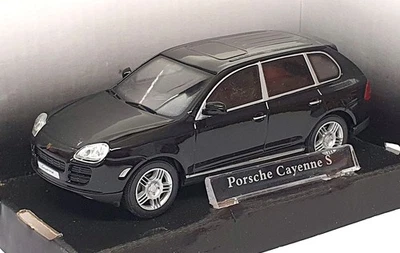 Cararama масштаб 1/43 литая 230D - Porsche Cayenne S - черная - Изображение 1 из 4