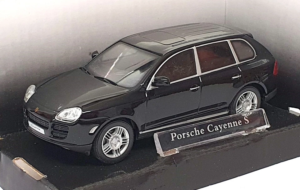 Cararama Escala 1/43 Diecast 230D - Porsche Cayenne S - Negro Foto 1 de 4