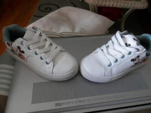Disney Mickey and Minnie Mouse Toddlers Character white Sneakers Size 10 unisex - Picture 1 of 8