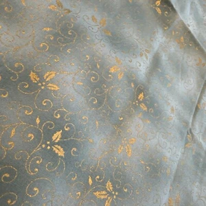 Merry Merry Hoffman Fabrics Swirls Holly Metallic Gold Green Cotton 1 Yard C945 - Picture 1 of 3