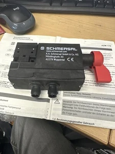 Interruptor de seguridad de bloqueo Schmersal AZM 170-02ZRK-ST-2405 - Imagen 1 de 4