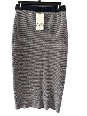 Falda Zara Talla Mediana Azul Y Blanco Rayas Precio de venta sugerido por el fabricante $45 Nueva Con Etiquetas  Foto 1 de 4