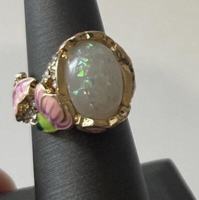 Anillo pieza llamativa esmalte e imitación ópalo diseño floral tono dorado talla 6 Foto 1 de 4