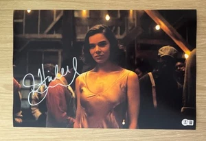FOTO FIRMADA POR HAILEE STEINFELD PECADORES 12X18 MARY BECKETT BAS 4 - Imagen 1 de 2