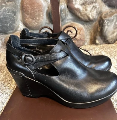 Zueco para mujer Dansko Franka negro de grano completo con tiras cómodo talla EU 40 Foto 1 de 4