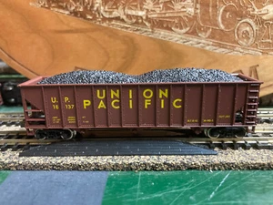 ATLAS SCALA N UNION PACIFIC TRAMOGGIA 90 TON CON CARICO - Foto 1 di 3