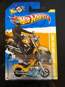 2012 Hot Wheels Models 30/247 - HARLEY-DAVIDSON FAT BOY - Yellow Variant - Picture 1 of 2