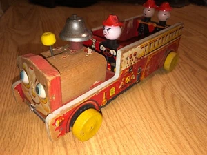Vintage Fisher Price 200 Winky-Blinky Fire Truck - Picture 1 of 6