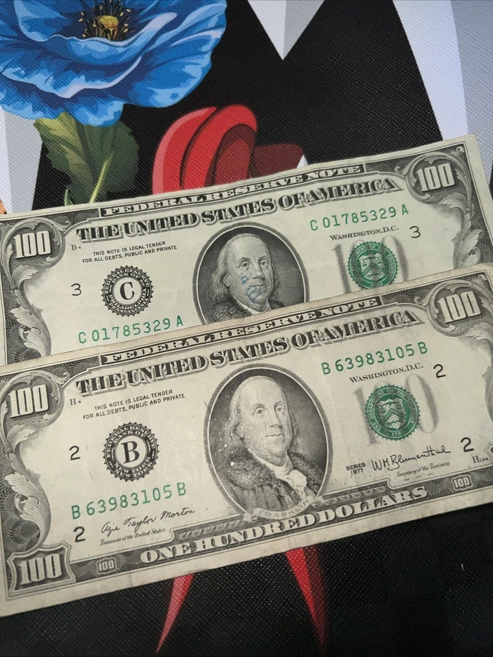 1977 $100 - Image 1 of 1